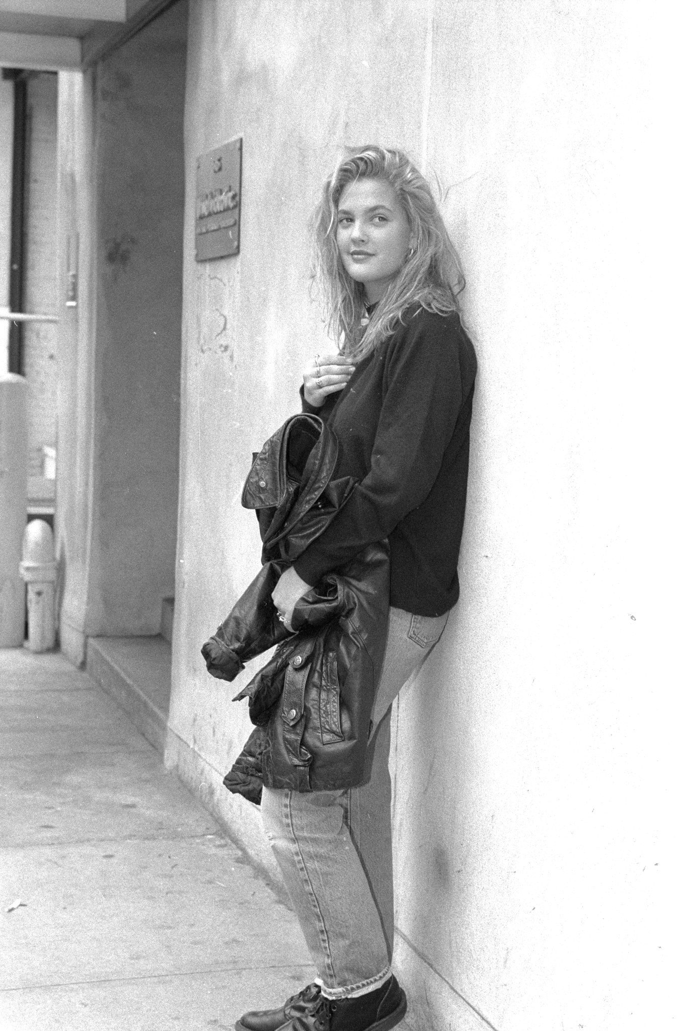 Drew Barrymore Little Girl Lost book - Drew Barrymore's photo flashback ...