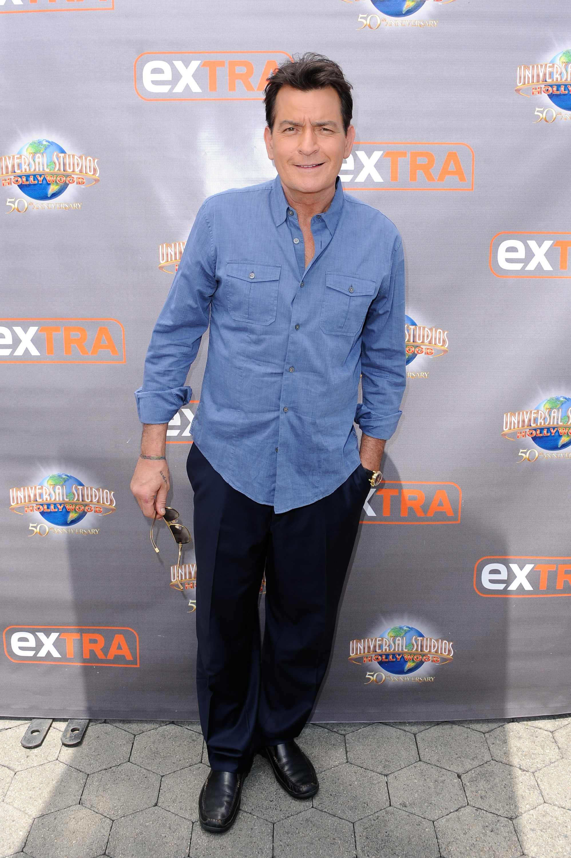 Charlie Sheen confirms he is HIV positive picture
