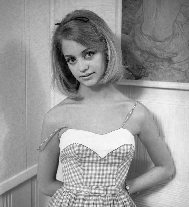 Goldie hawn young photos