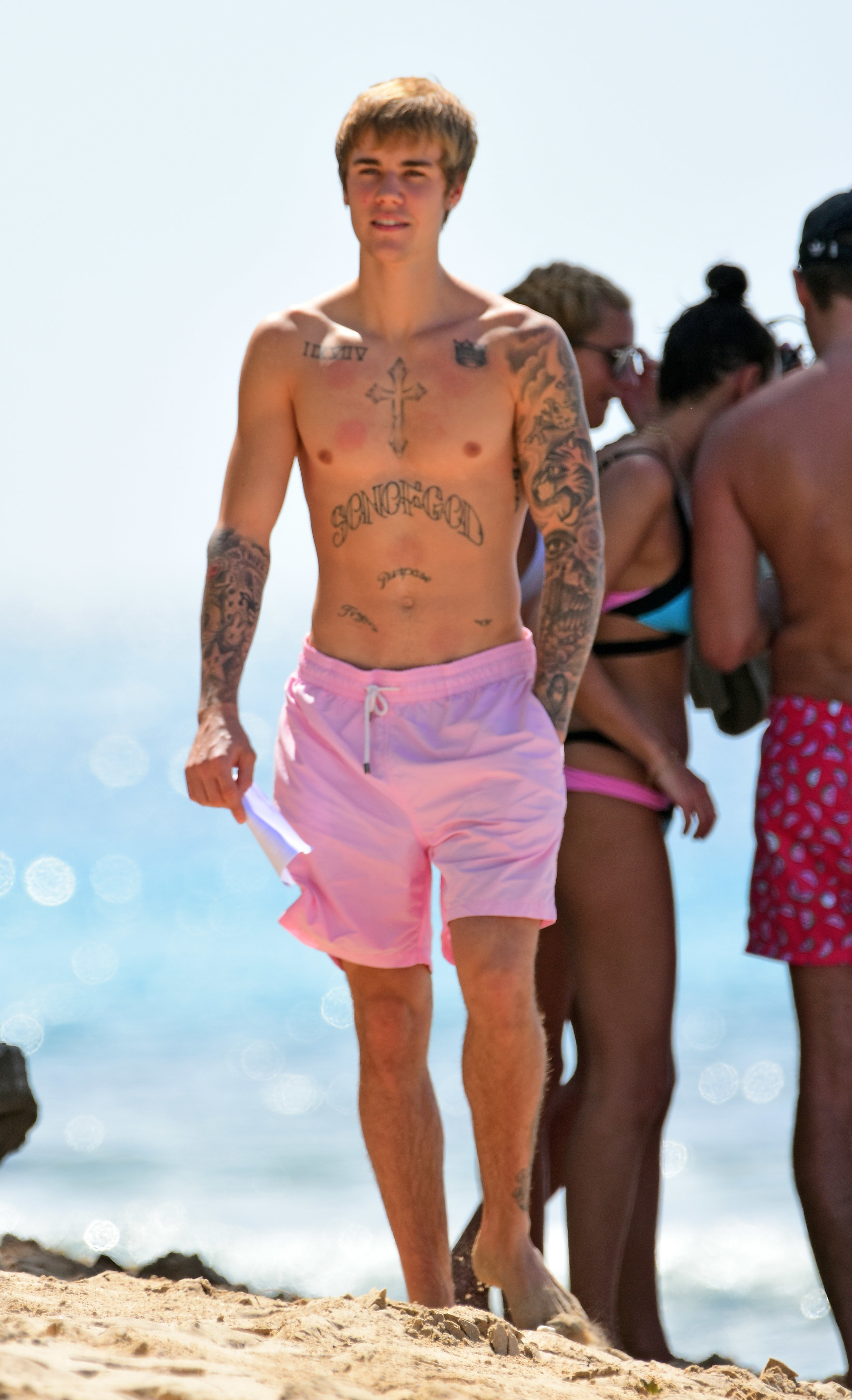 Justin Bieber gets massive new stomach tattoo -- check it out!
