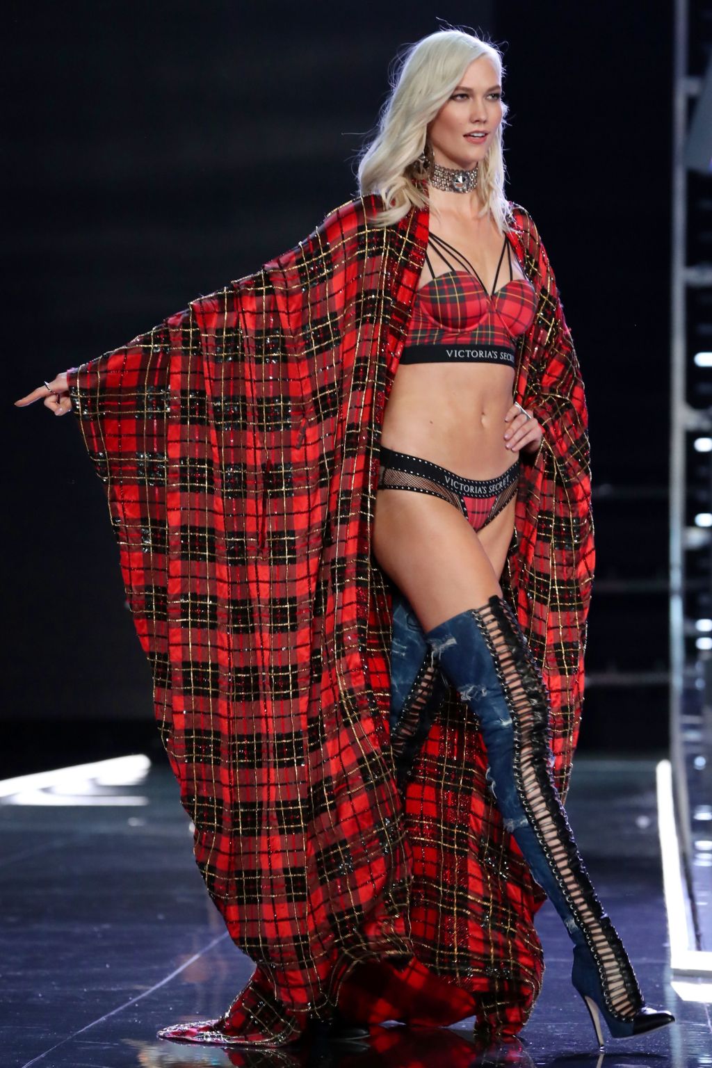 Karlie Kloss victorias secret fashion show