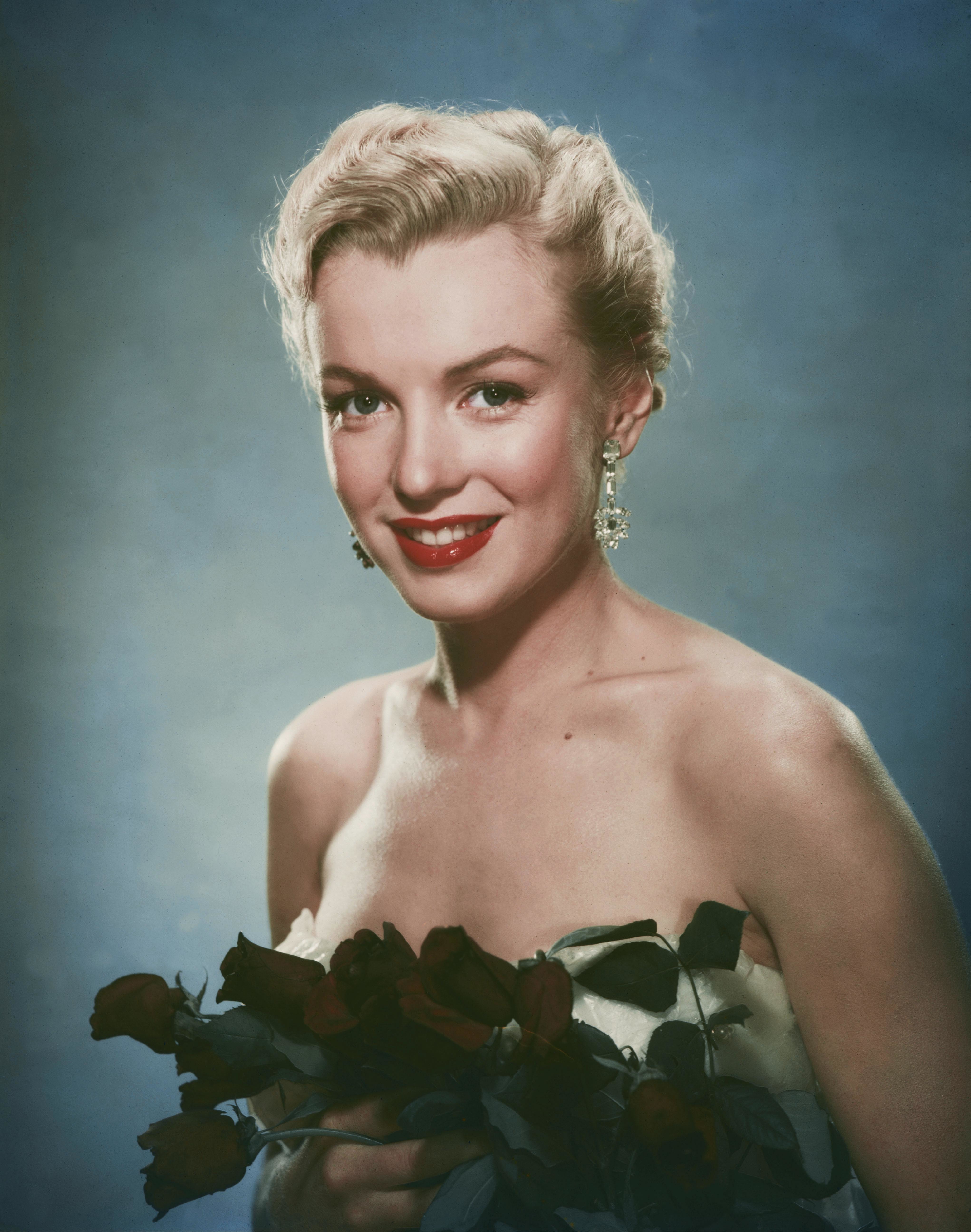 Marilyn Monroe American Actress Blonde Famous Men Women Unisex T-shirt 658