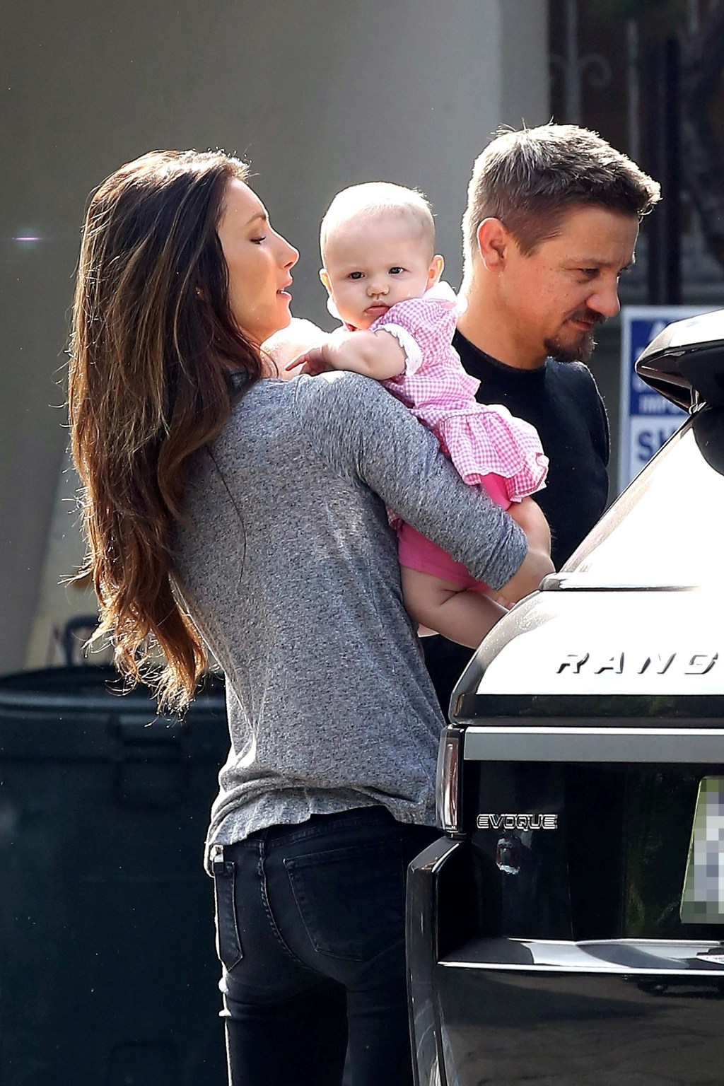 Jeremy Renner, daughter Ava, wife Sonni Pacheco