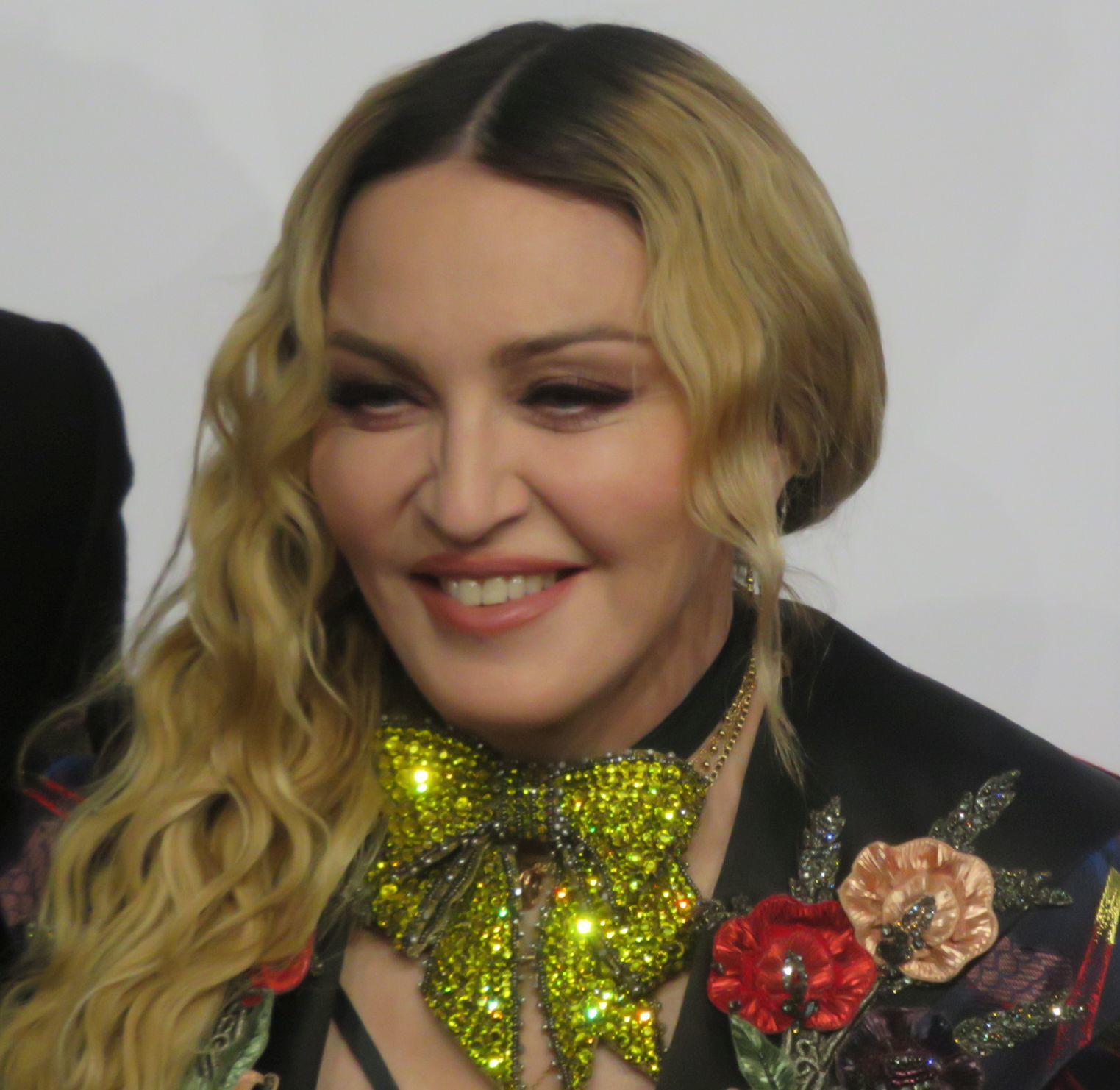 Madonna's romance with her 25-year-old backup dancer heats up, plus more  news | Gallery 