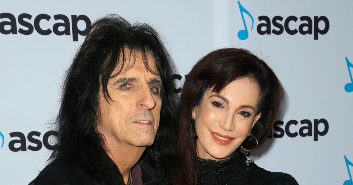 Rocker Alice Cooper Reveals Death Pact With Wife Of 43 Years |  Wonderwall.Com