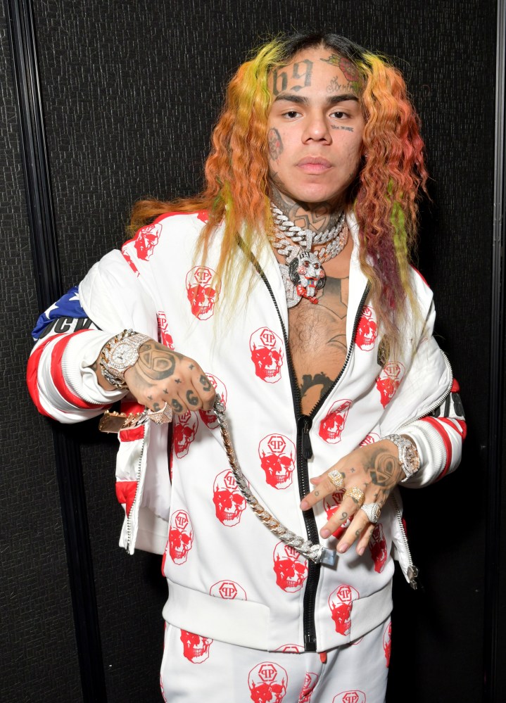 Rapper Tekashi 6ix9ine S Buying Luxury Cars Jewelry After Covid 19 Crisis Sparks Early Prison Release Details Wonderwall Com