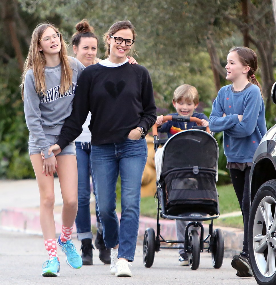 Jennifer Garner talks kids' stroller, teaching son to more | Wonderwall.com