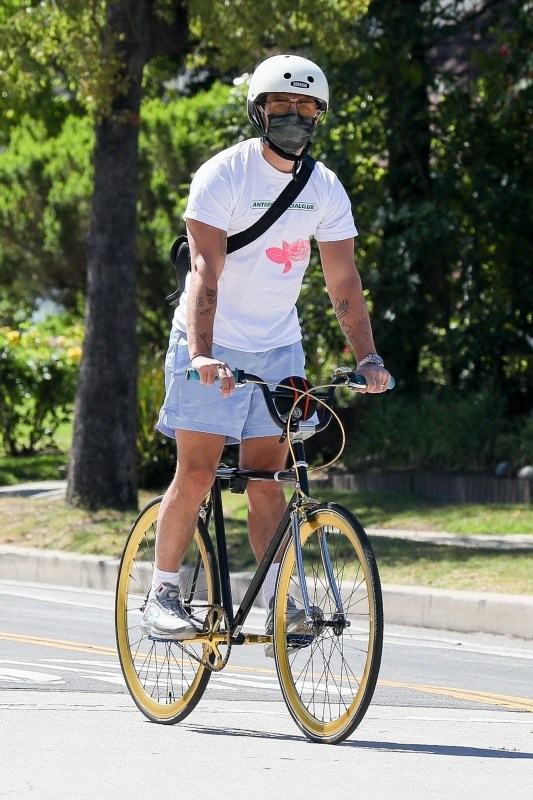 Celebs out and about on their bikes during quarantine | Gallery ...