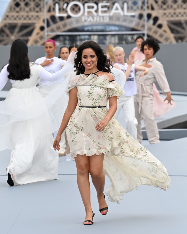 Celebs Show Up and Show Off at Paris Fashion Week
