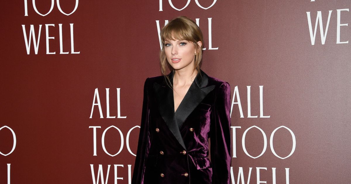 Car crashes into Taylor Swift's NYC home.jpg