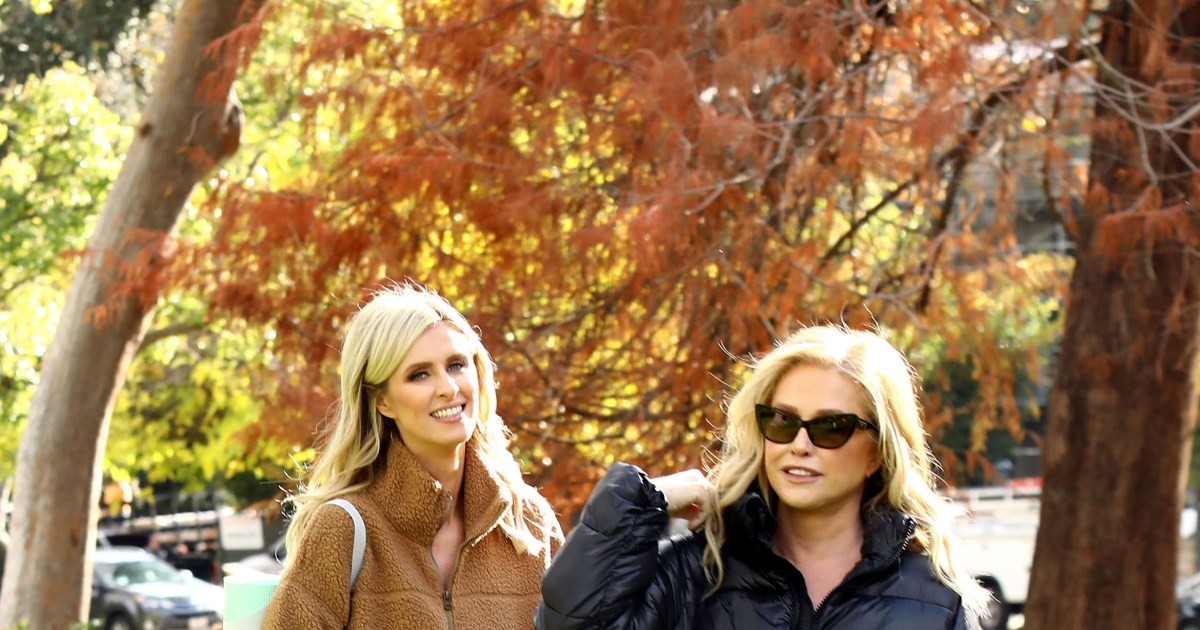 Nicky Hilton and Kathy Hilton take a walk in the park, plus more pics out and about.jpg