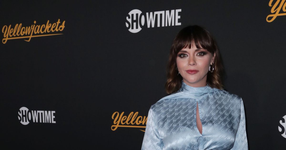 See 'Yellowjackets' star Christina Ricci 6 weeks after giving birth to 2nd child, plus more celebs' post-baby bodies.jpg