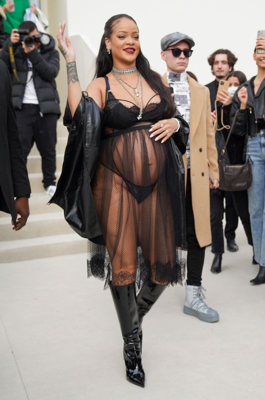 Rihanna's Pregnancy Street Style Look