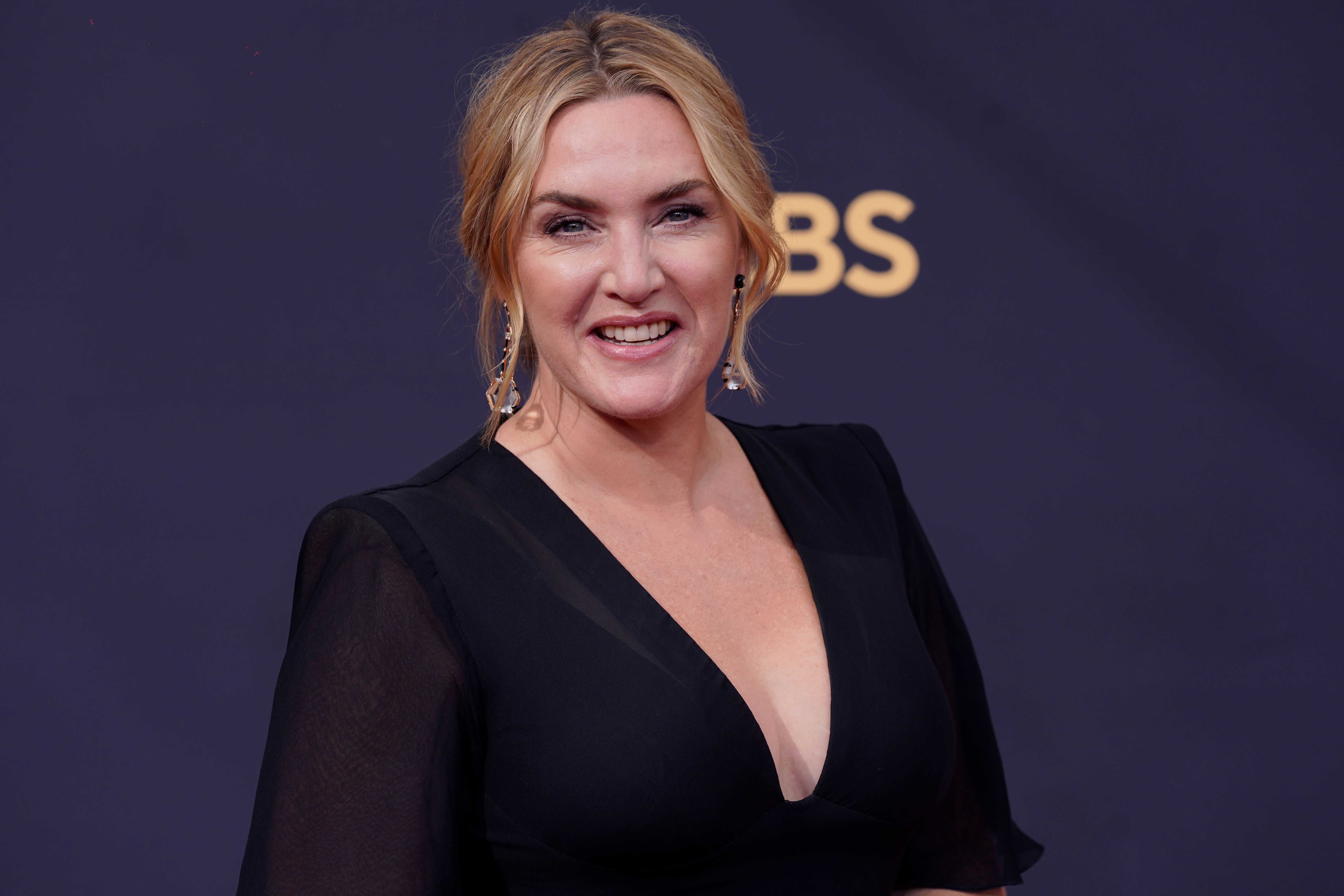 After 25 years, Kate Winslet finally addresses 'Titanic' door controversy |  
