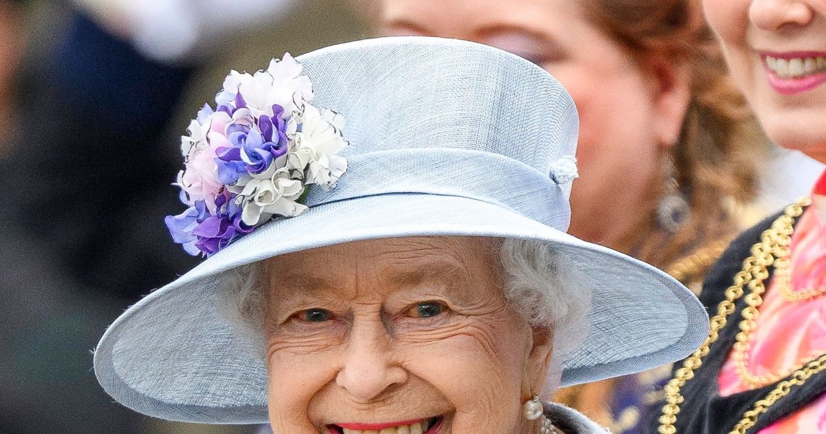 Mark Holyrood Week with a look at the best photos of the queen and Britain's royal family in Scotland over the years.jpg