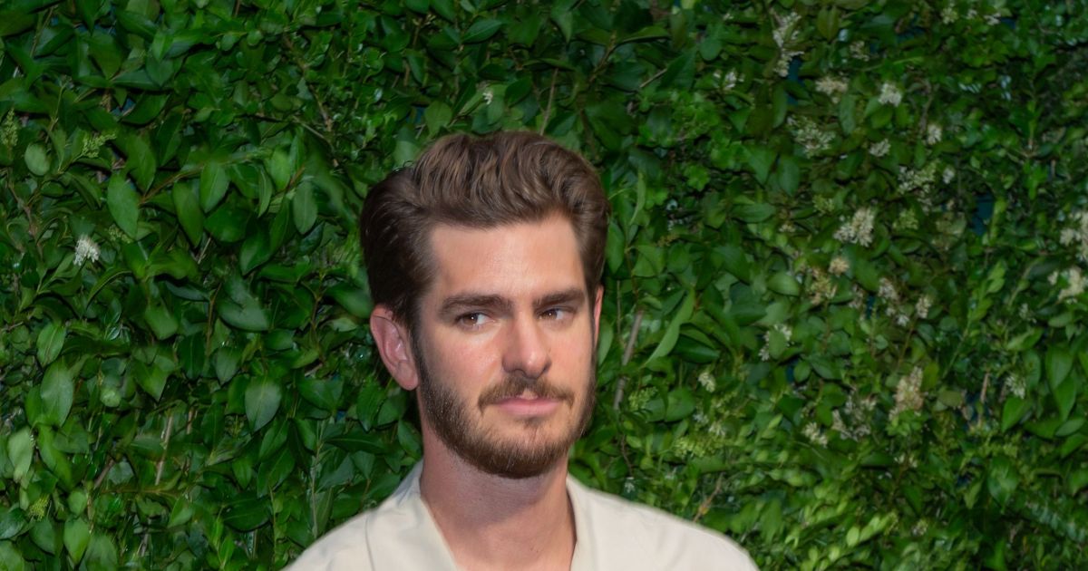 Twitter loses its mind over shirtless Andrew Garfield pic.jpg