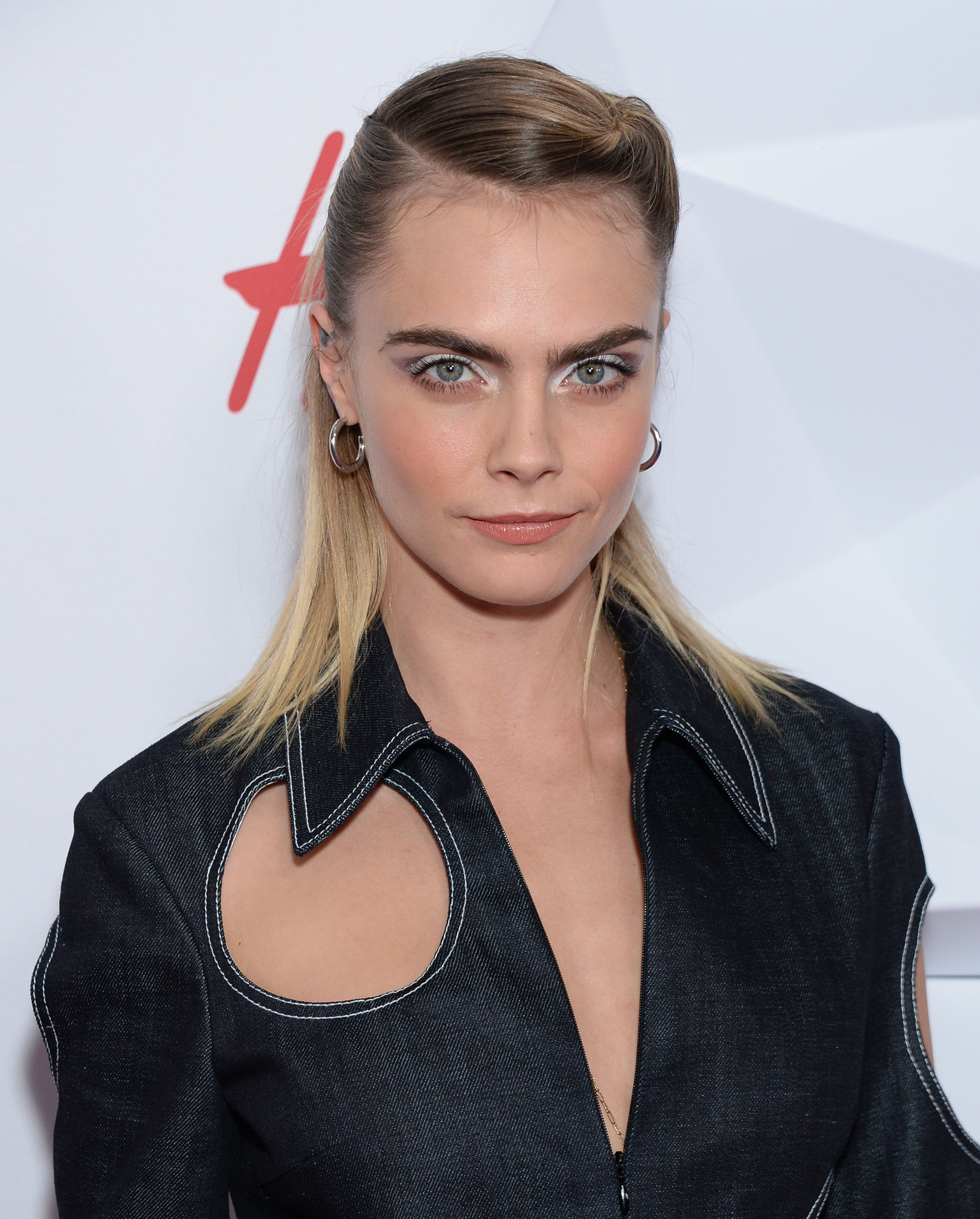 Cara Delevingne S Friends Desperately Trying Get Her Into Rehab Report Wonderwall Com