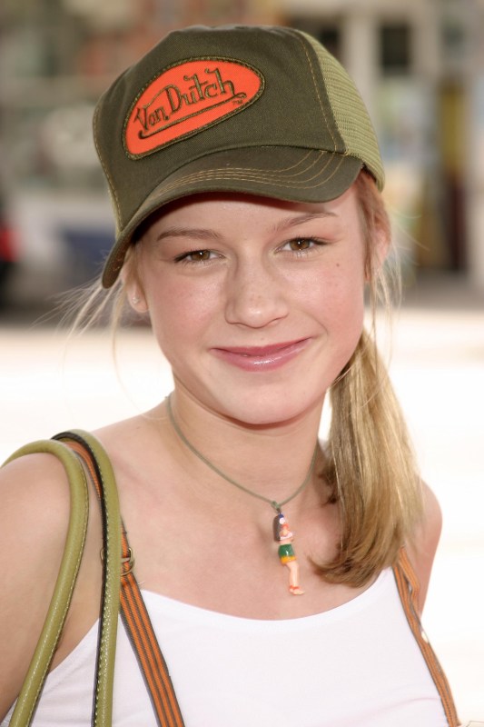 28 Iconic Fashion Trends From The Early 2000s