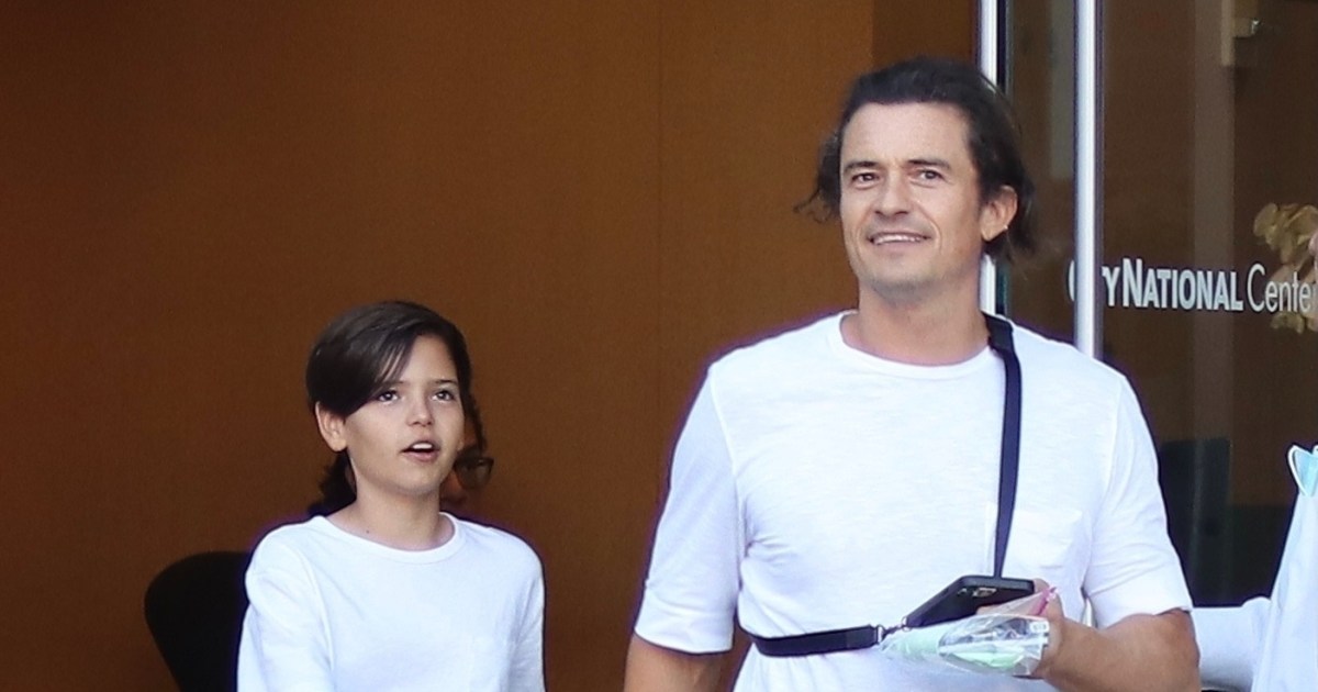Orlando Bloom and his son, 11, with ex-wife Miranda Kerr run errands in Beverly Hills, plus more great photos of celebs with their kids in 2022.jpg