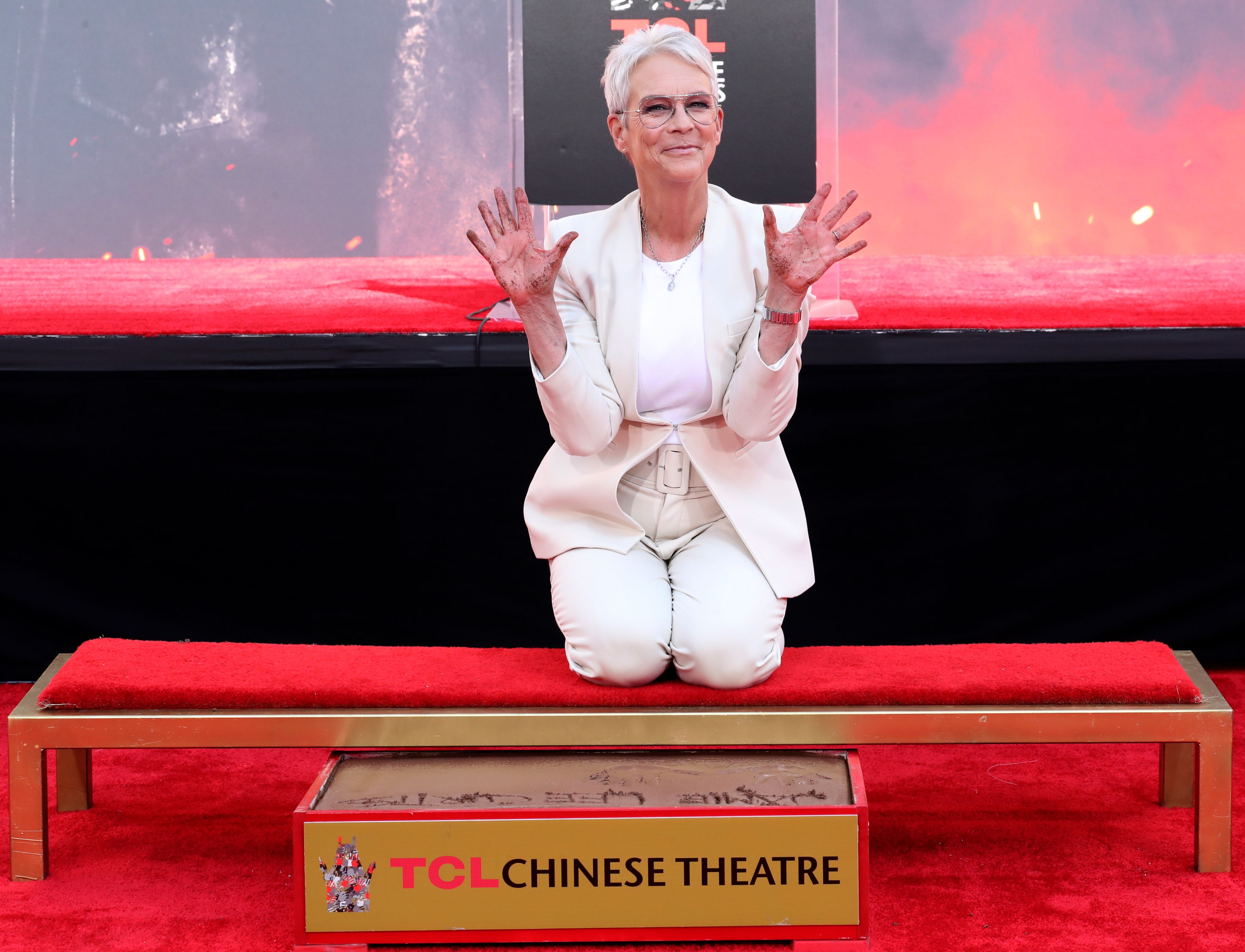 Jamie Lee Curtis puts her hands in cement, plus more celebs at their  Hollywood hand and footprint ceremonies | Gallery 
