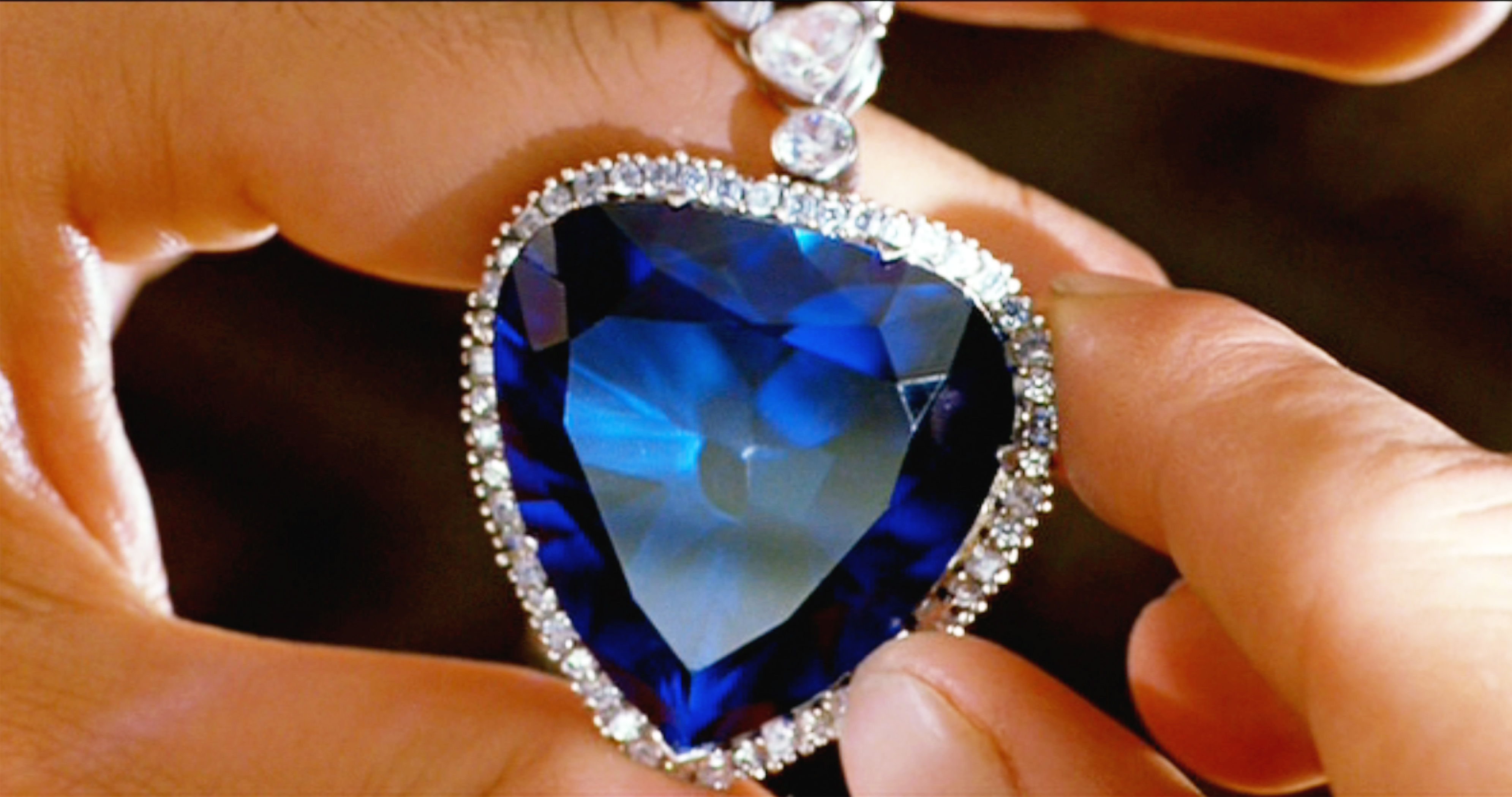 Top 87+ imagen titanic blue diamond necklace - abzlocal fi