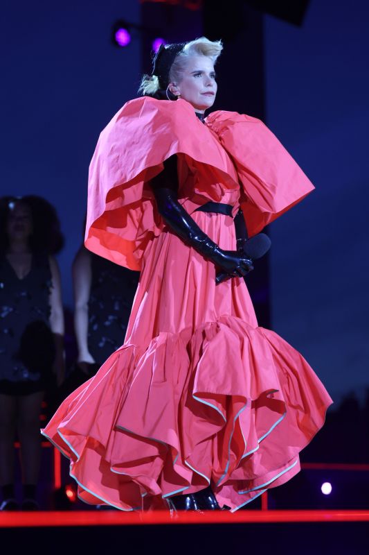 Florence-Pugh-Black-Widow-Style-Fashion-Louis-Vuitton-Tom-LOrenzo-Site-(Main)  - Tom + Lorenzo