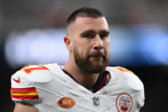 The best pictures of Travis Kelce as he set a new receiving yards ...