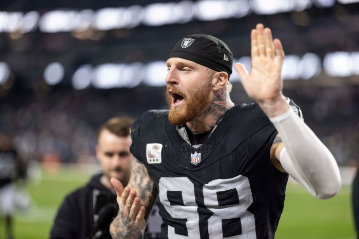 The best pics of Maxx Crosby as the Raiders beat the Chargers | Gallery ...