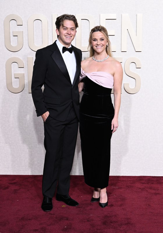 Claire Danes, 2023 Golden Globes pregnant baby bump